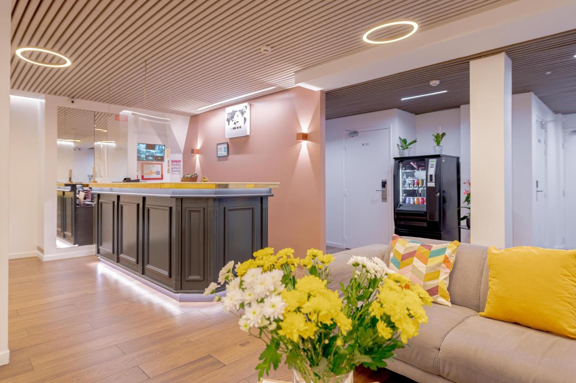 Grand Hotel Senia Orly Bagian luar foto