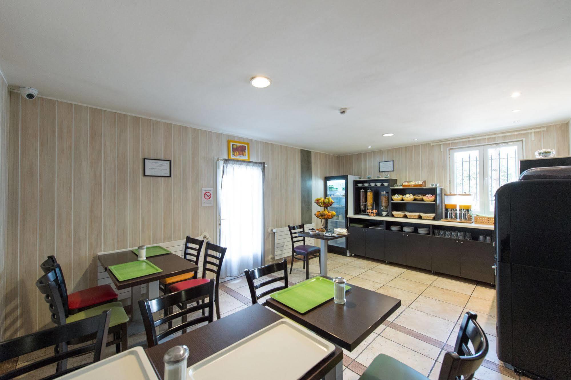 Grand Hotel Senia Orly Bagian luar foto