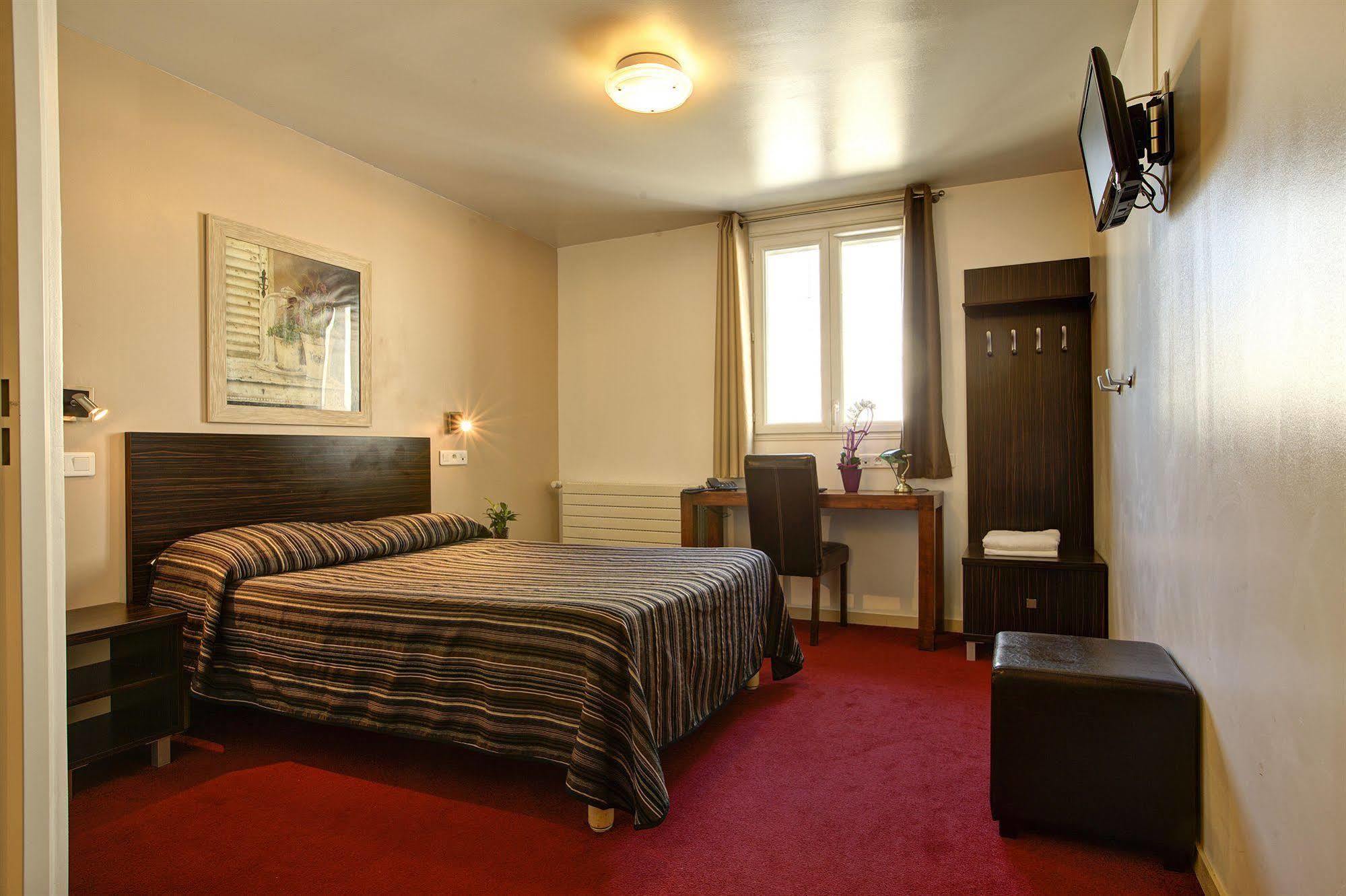 Grand Hotel Senia Orly Bagian luar foto